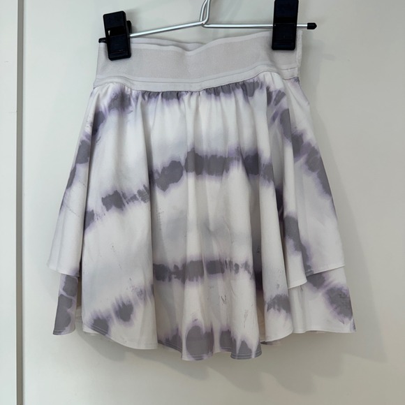Lululemon Pants - Lululemon Court Rival High-Rise Skirt Size 0 Tie Dye White Grey LW8ADJT